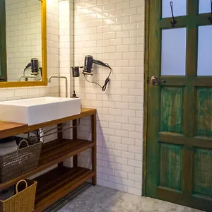 Koh Tao hotels &amp; apartments, all accommodations in Koh Tao